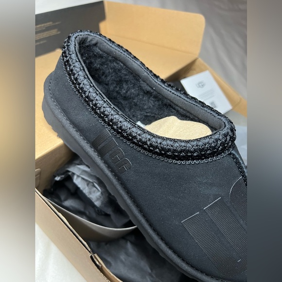 Men’s UGG slippers - Picture 5 of 13